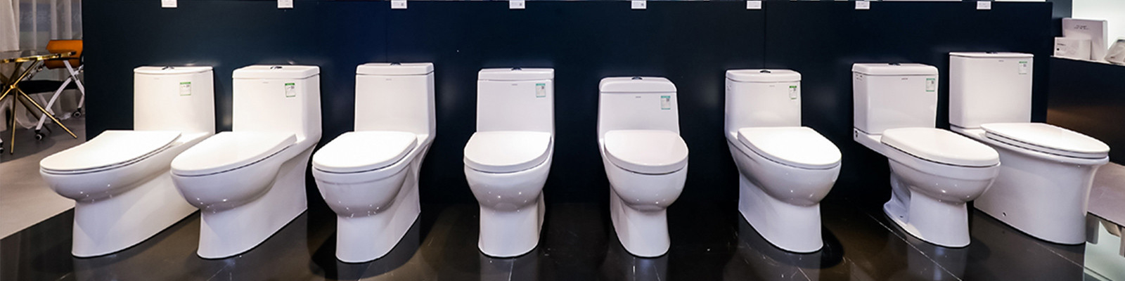 Toilet yang digantung di dinding