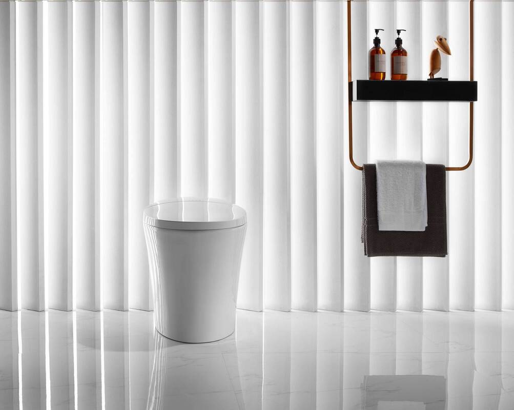 Arrow Brand Ceramic Smart Toilet with Heated Seat Concealed Tank and Soft Close Floor Mounted WC